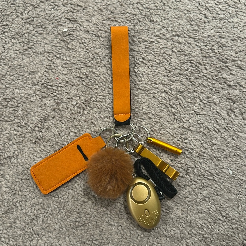 NEW | keychain (orange) (if wanted I have other colors)